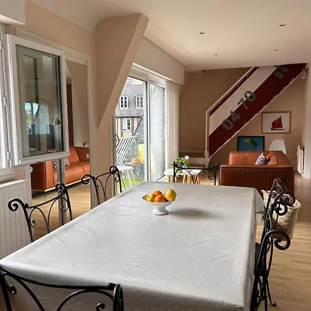 Laroche Grand Duplex Dans Le Centre Historique Avec Garage Apartamento Vannes Exterior foto