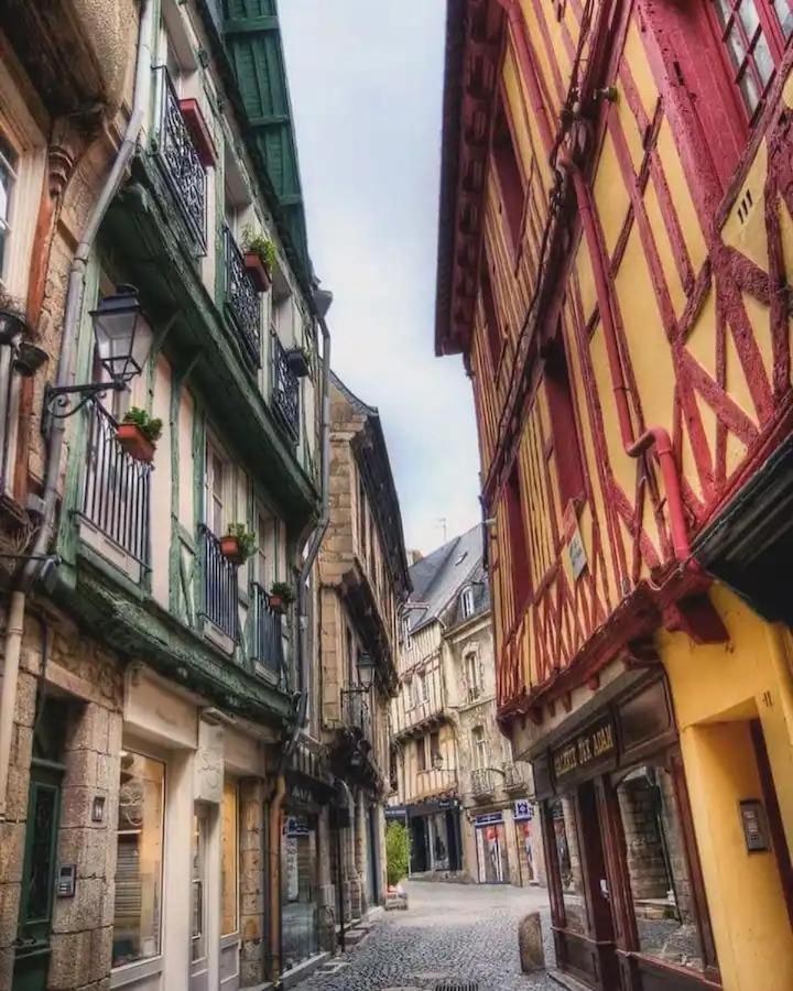 Laroche Grand Duplex Dans Le Centre Historique Avec Garage * Vannes