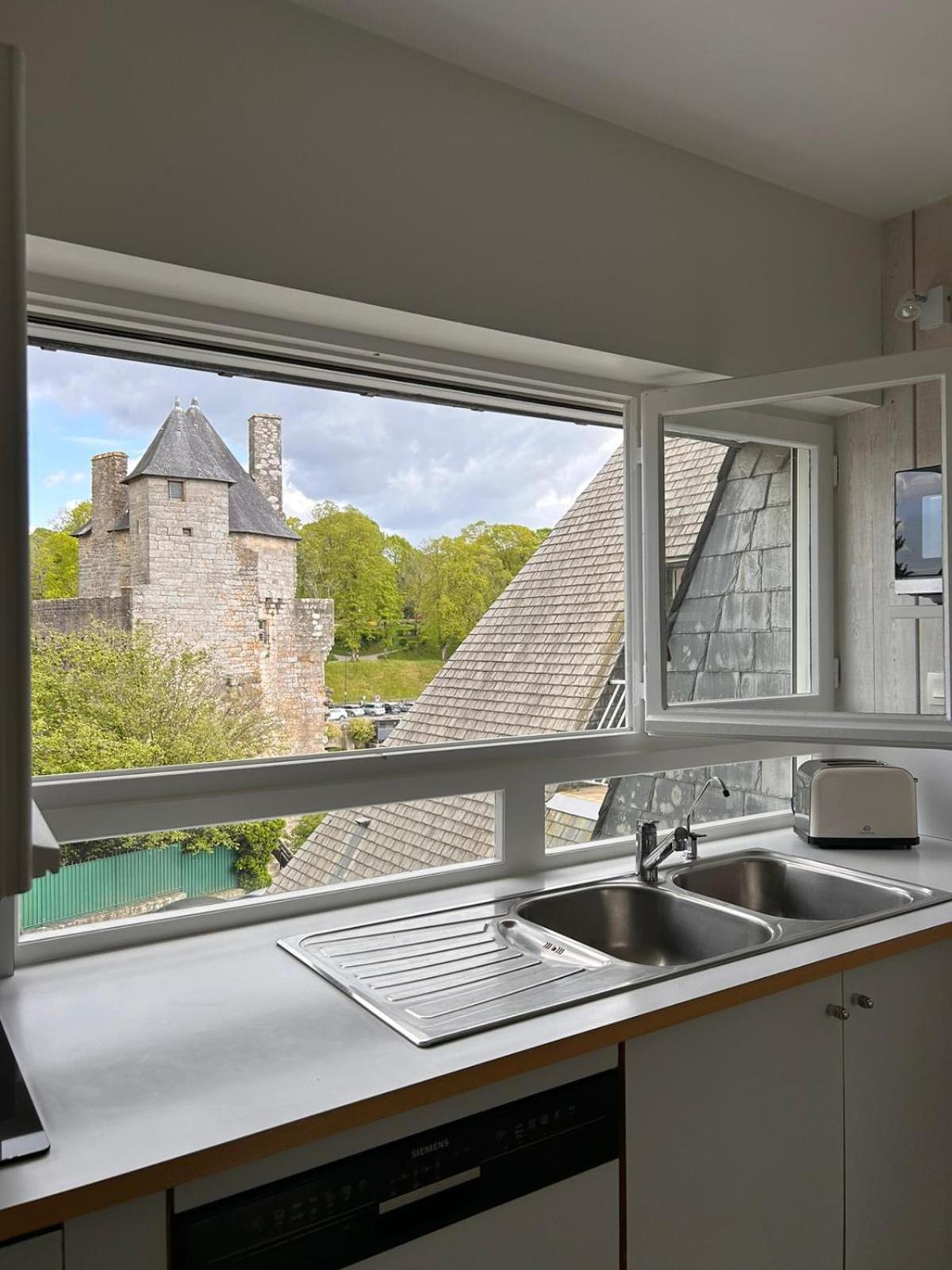 Laroche Grand Duplex Dans Le Centre Historique Avec Garage Apartment *